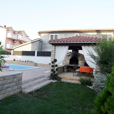 Villa Tago With Heated New Pool Kastela Bagian luar foto
