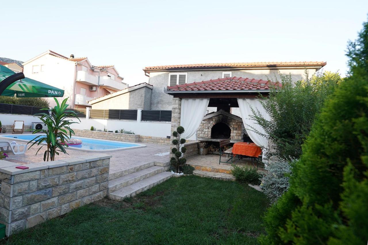 Villa Tago With Heated New Pool Kastela Bagian luar foto