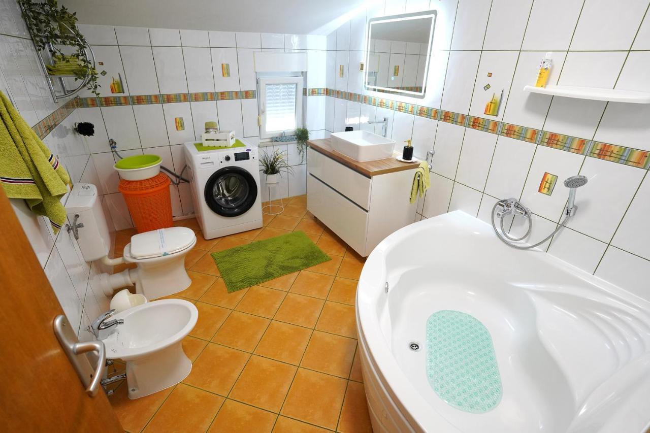 Villa Tago With Heated New Pool Kastela Bagian luar foto