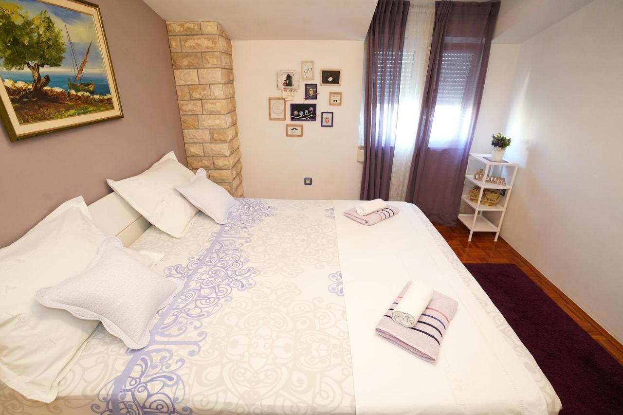 Villa Tago With Heated New Pool Kastela Bagian luar foto