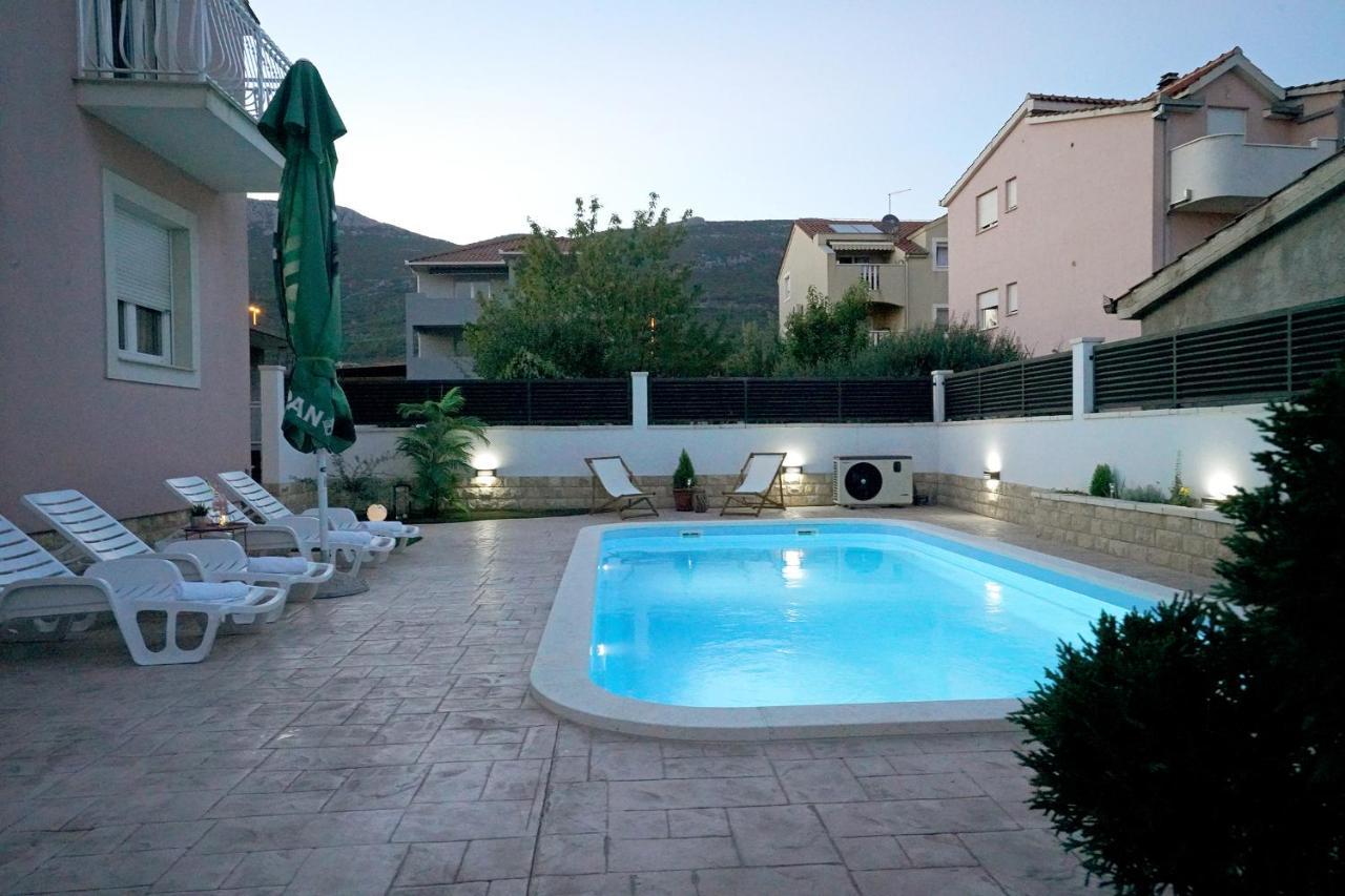 Villa Tago With Heated New Pool Kastela Bagian luar foto