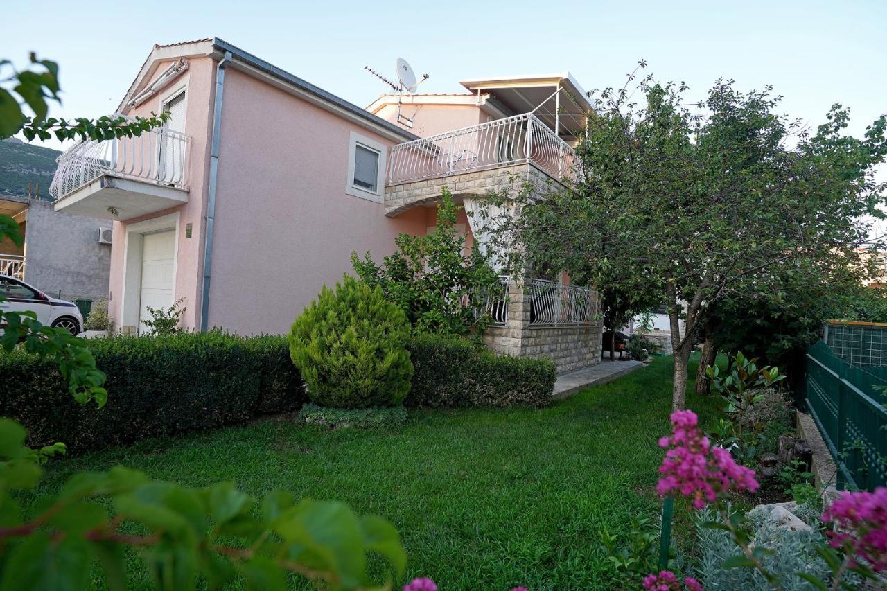 Villa Tago With Heated New Pool Kastela Bagian luar foto