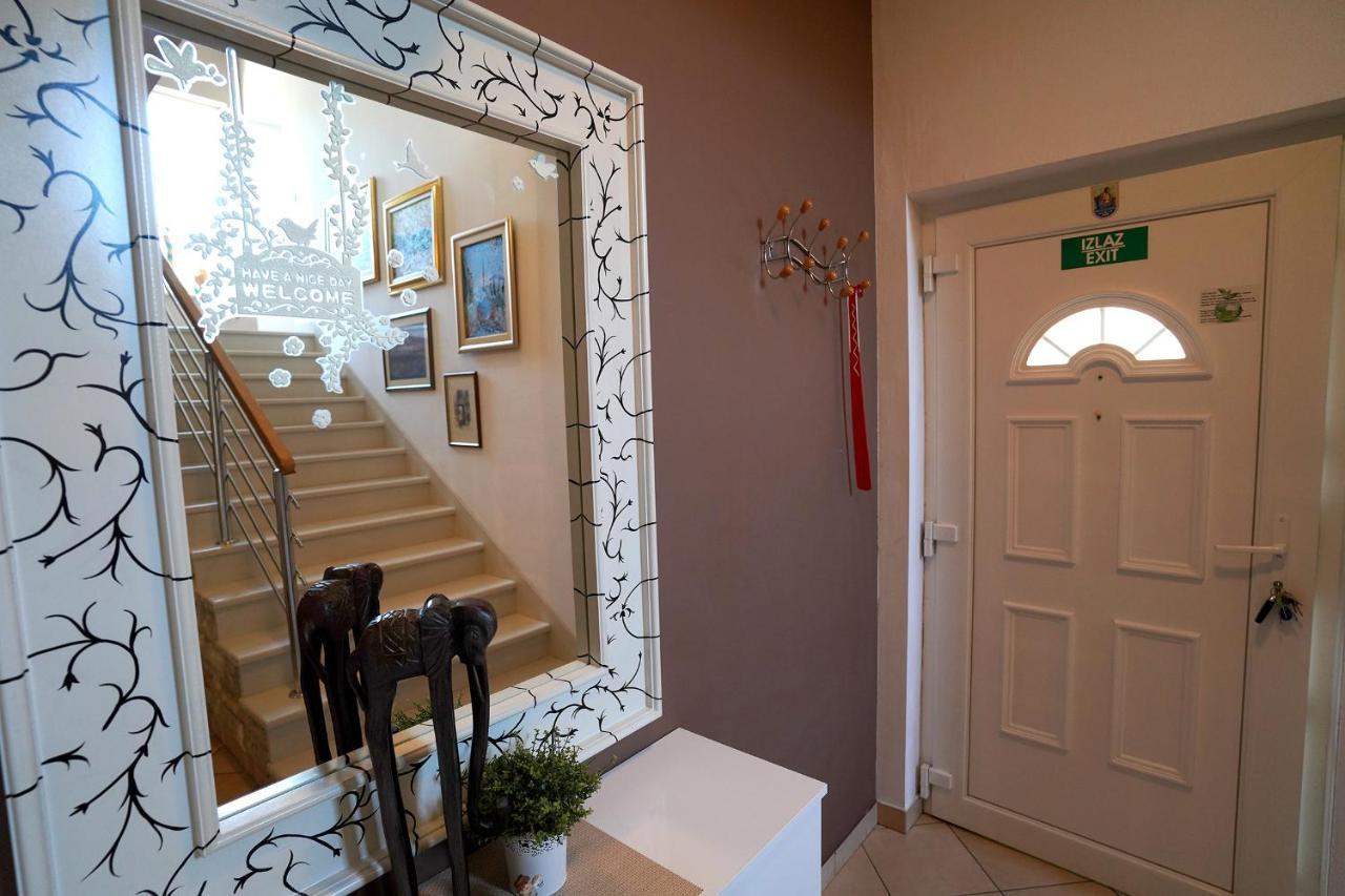 Villa Tago With Heated New Pool Kastela Bagian luar foto