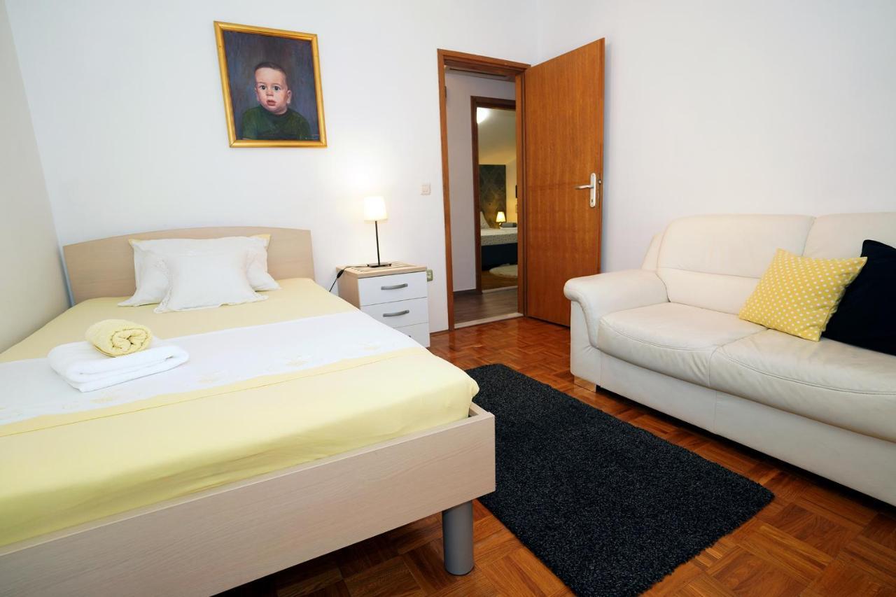 Villa Tago With Heated New Pool Kastela Bagian luar foto