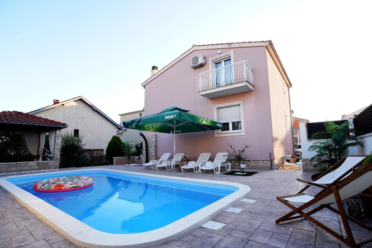 Villa Tago With Heated New Pool Kastela Bagian luar foto