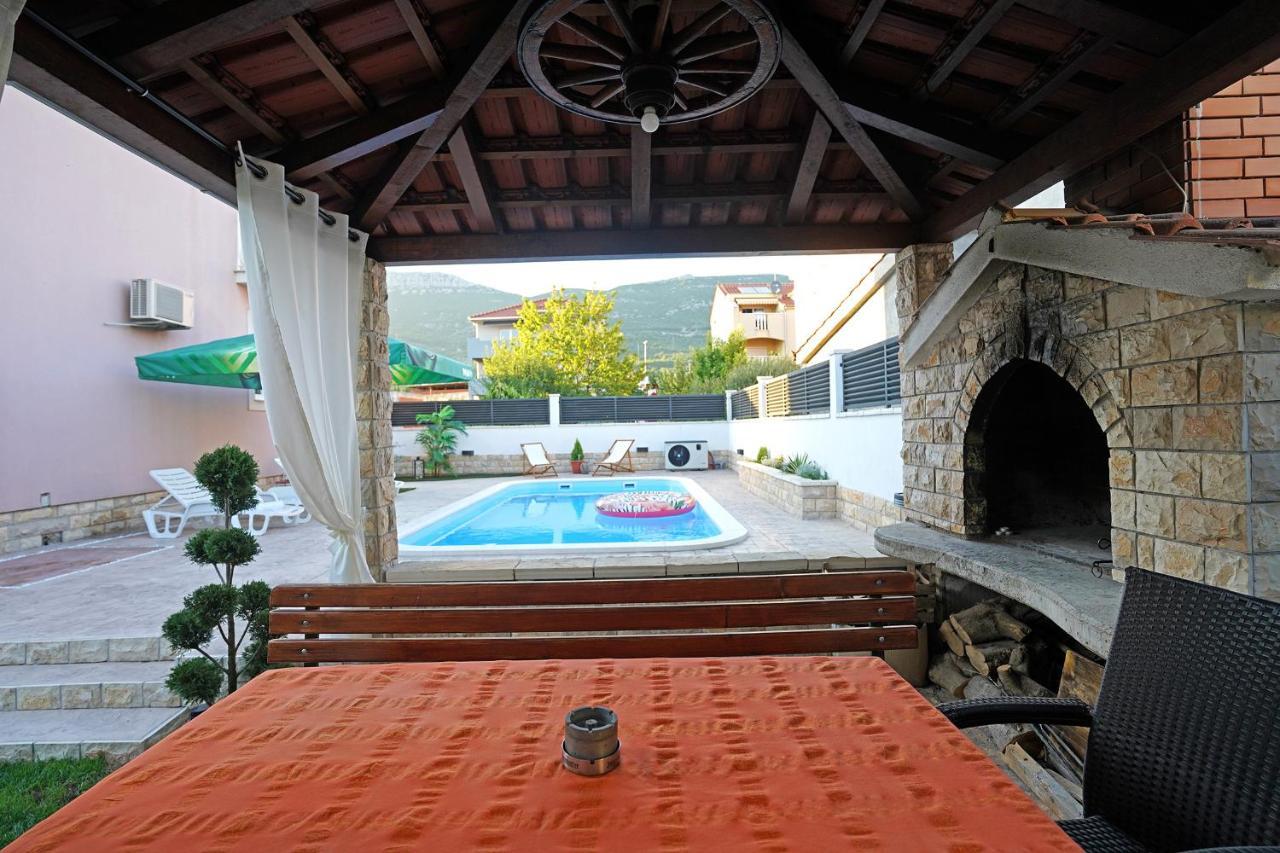 Villa Tago With Heated New Pool Kastela Bagian luar foto