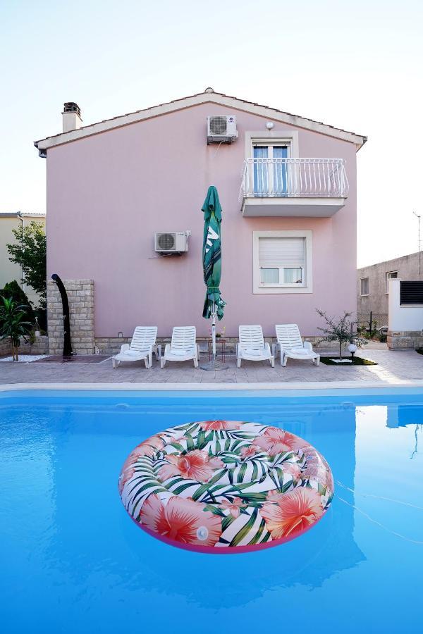 Villa Tago With Heated New Pool Kastela Bagian luar foto