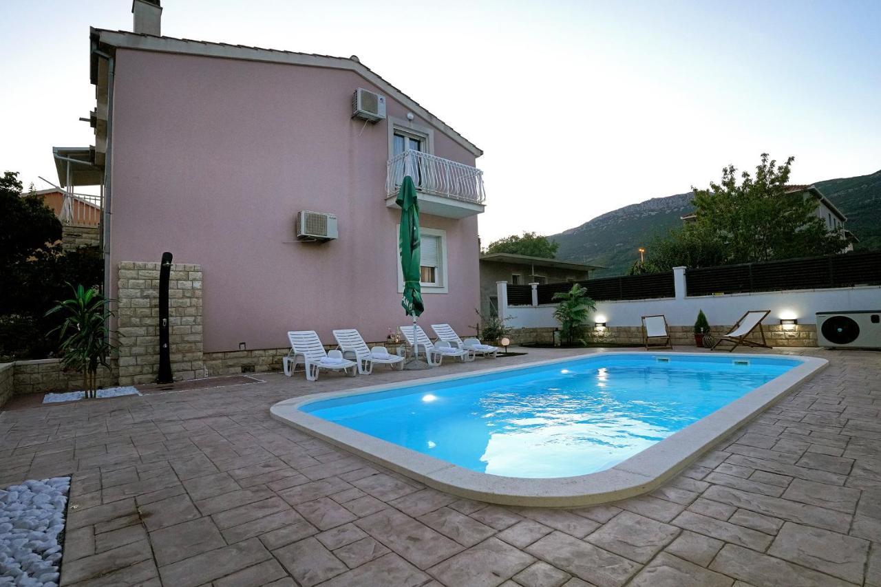 Villa Tago With Heated New Pool Kastela Bagian luar foto