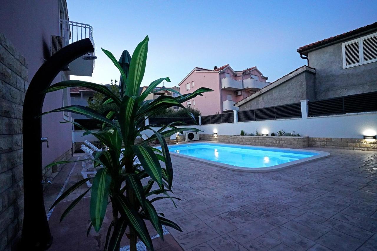 Villa Tago With Heated New Pool Kastela Bagian luar foto
