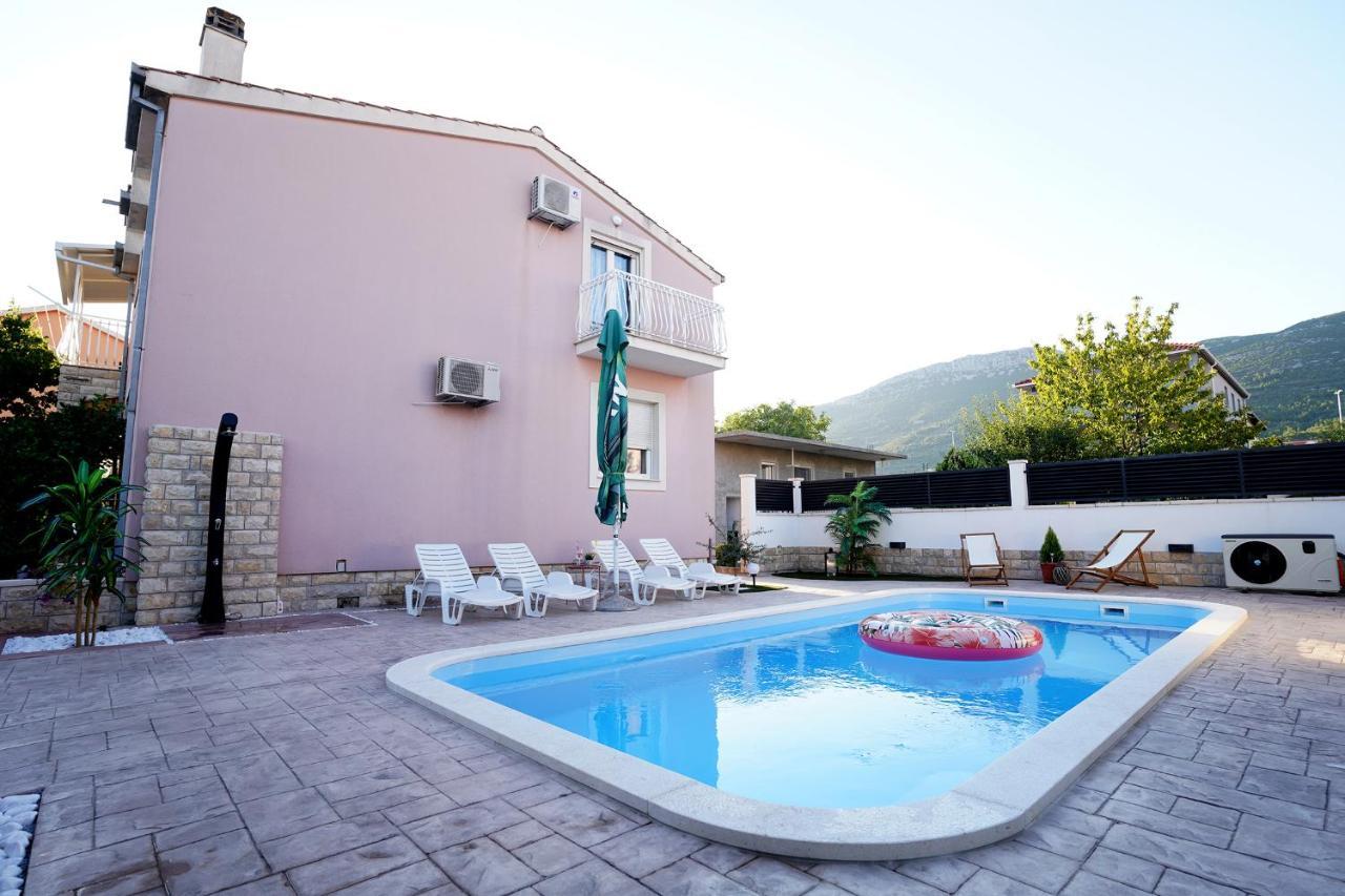 Villa Tago With Heated New Pool Kastela Bagian luar foto