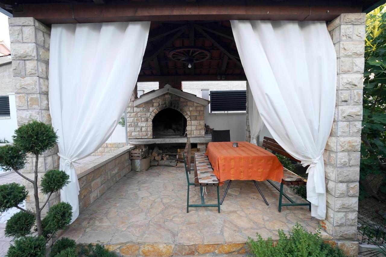 Villa Tago With Heated New Pool Kastela Bagian luar foto