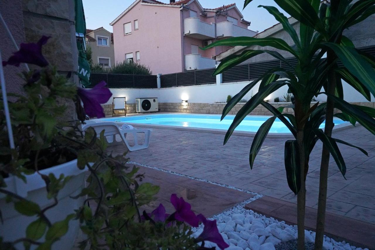 Villa Tago With Heated New Pool Kastela Bagian luar foto
